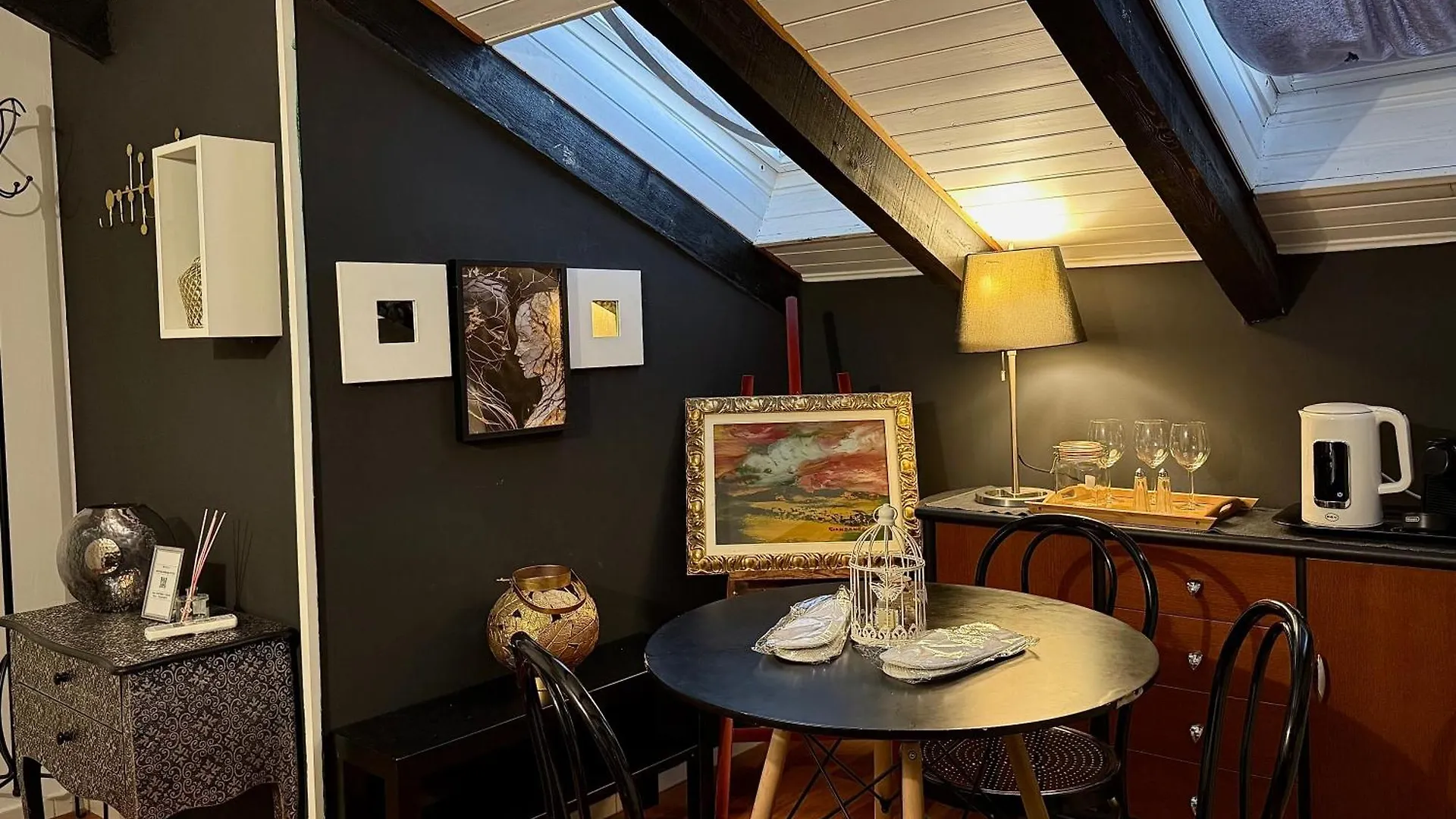 Hosting Dreams Attics - Duomo Apartment Milan Italy